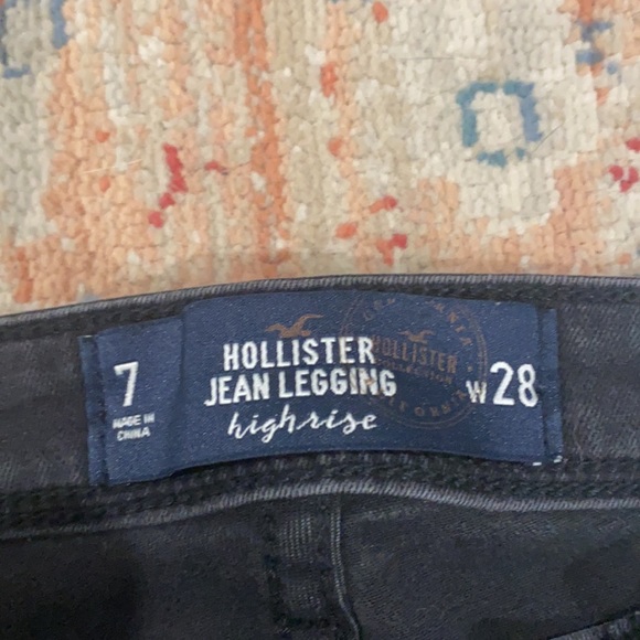 Hollister High Rise Black Jeggings - Picture 3 of 3